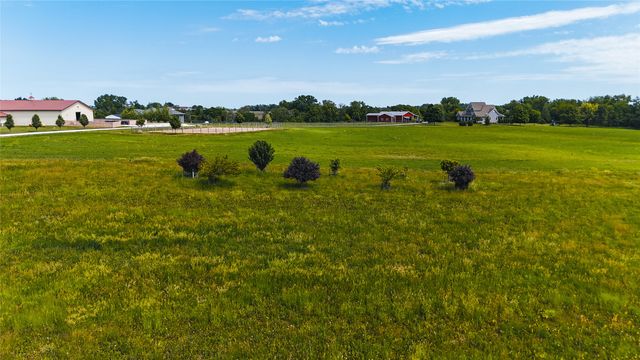 000 Happy Trail, Prole, IA 50229