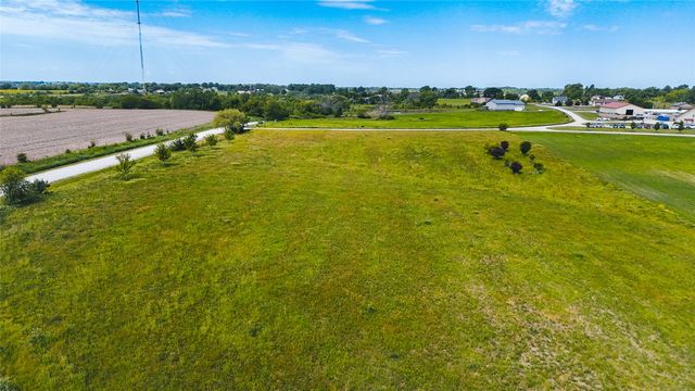 000 Happy Trail, Prole, IA 50229
