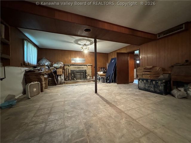 68 Skidmore Lane, Poca, WV 25159