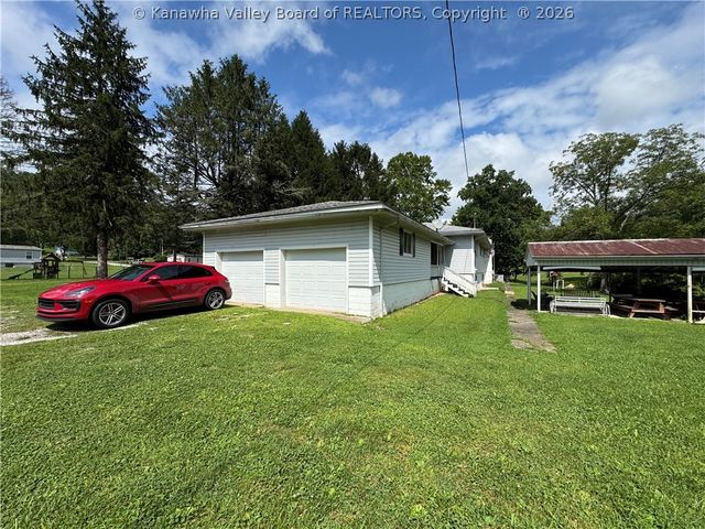 68 Skidmore Lane, Poca, WV 25159