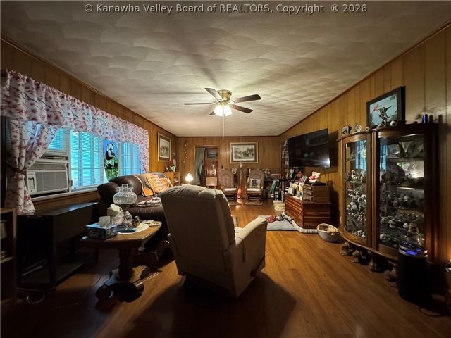 68 Skidmore Lane, Poca, WV 25159