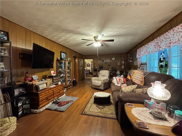 68 Skidmore Lane, Poca, WV 25159