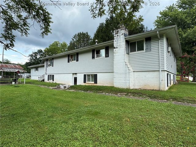 68 Skidmore Lane, Poca, WV 25159