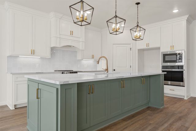 920 Gallant Fox Road, Hewitt, TX 76643