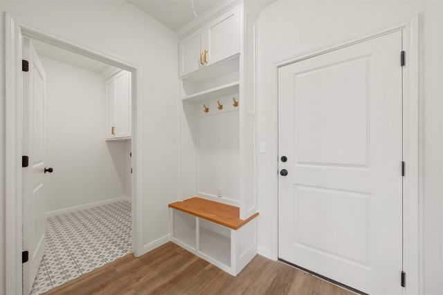 920 Gallant Fox Road, Hewitt, TX 76643