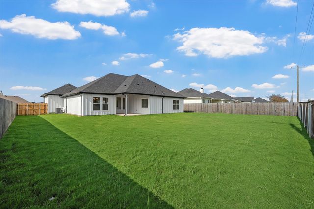 920 Gallant Fox Road, Hewitt, TX 76643
