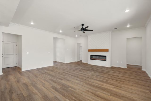 920 Gallant Fox Road, Hewitt, TX 76643