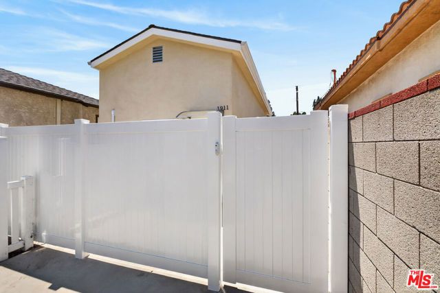 1911 N Manning Street, Burbank, CA 91505