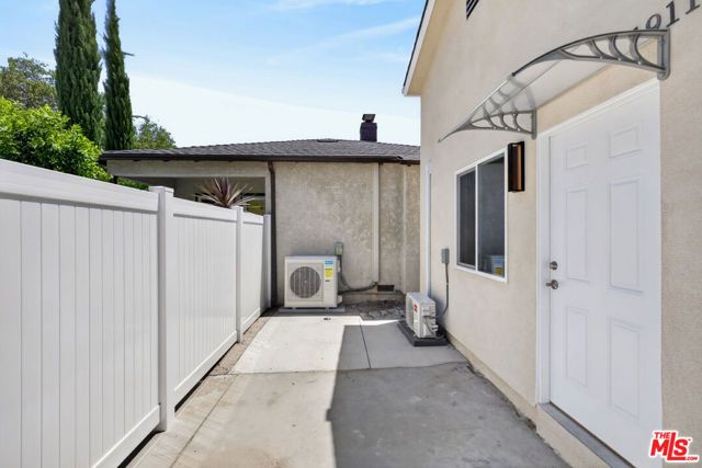 1911 N Manning Street, Burbank, CA 91505