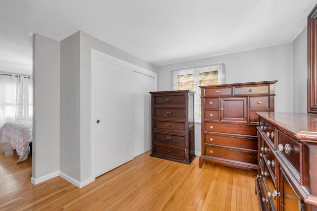 100 Village Dr, Dracut, MA 01826