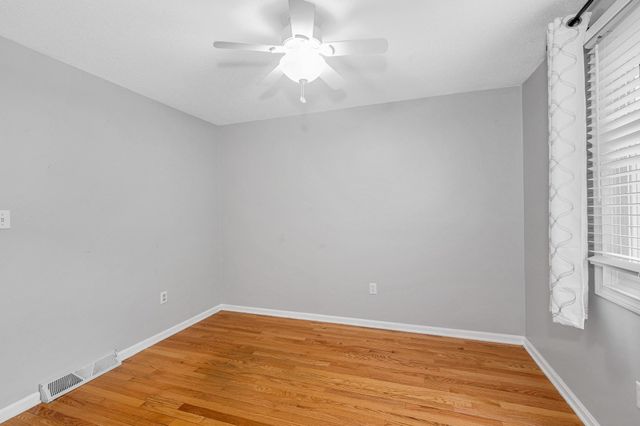 100 Village Dr, Dracut, MA 01826