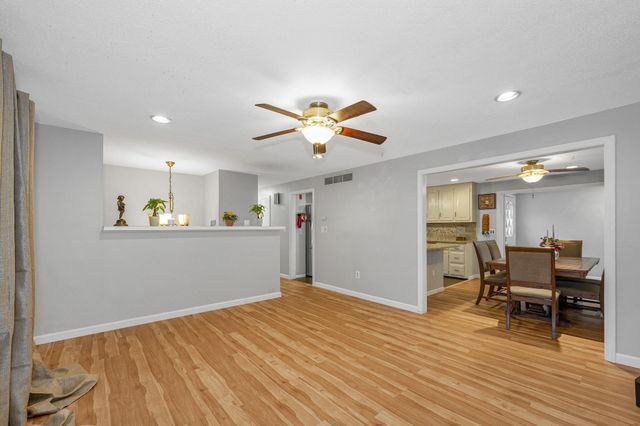 100 Village Dr, Dracut, MA 01826