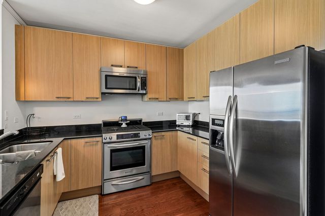 225 N Columbus Drive 6103, Chicago, IL 60601
