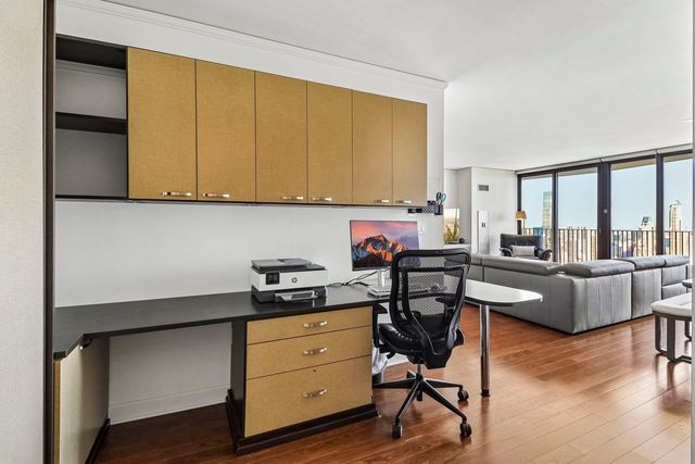 225 N Columbus Drive 6103, Chicago, IL 60601