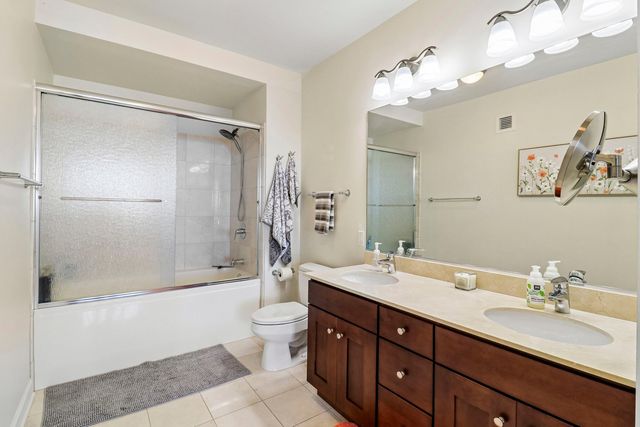 225 N Columbus Drive 6103, Chicago, IL 60601
