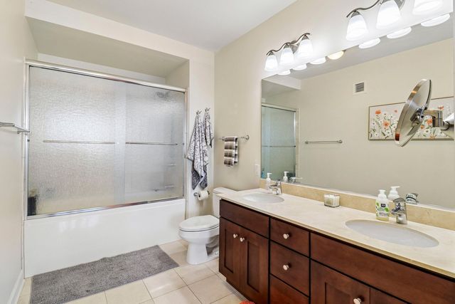 225 N Columbus Drive 6103, Chicago, IL 60601