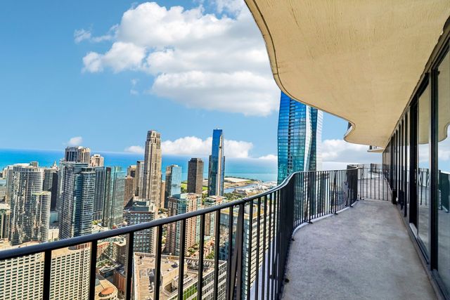 225 N Columbus Drive 6103, Chicago, IL 60601