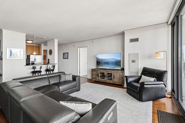 225 N Columbus Drive 6103, Chicago, IL 60601