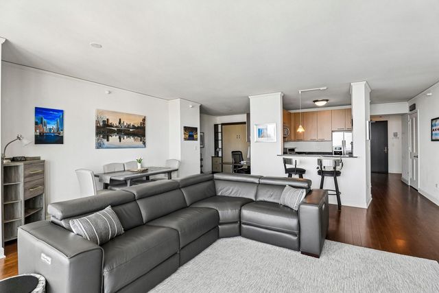 225 N Columbus Drive 6103, Chicago, IL 60601