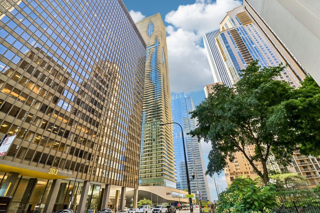 225 N Columbus Drive 6103, Chicago, IL 60601