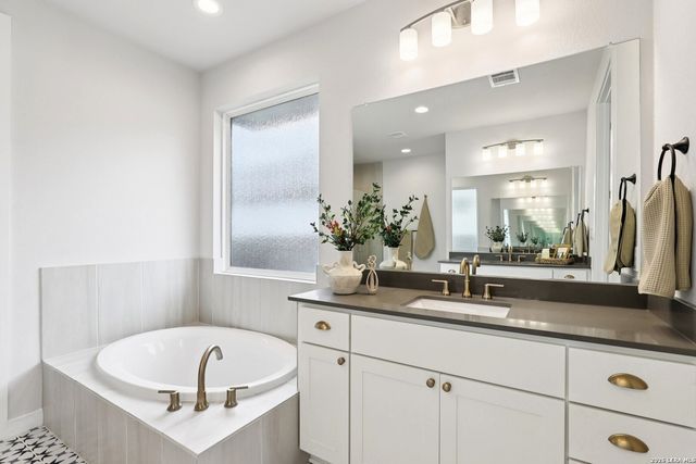 1538 Escarpment, New Braunfels, TX 78132