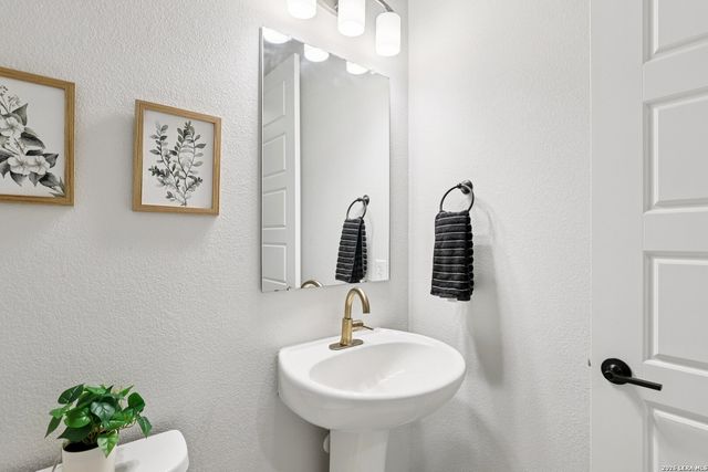 1538 Escarpment, New Braunfels, TX 78132