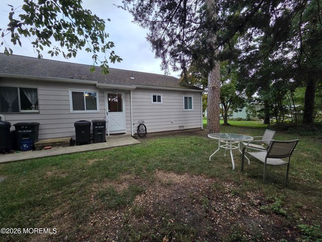17 S Heron Street B, Manchester, NJ 08759
