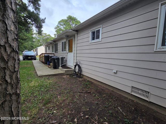 17 S Heron Street B, Manchester, NJ 08759