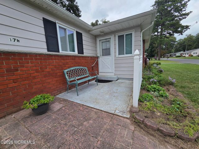 17 S Heron Street B, Manchester, NJ 08759