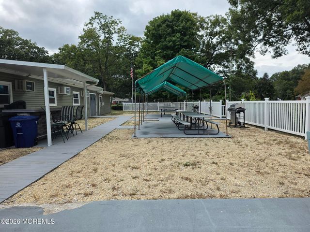 17 S Heron Street B, Manchester, NJ 08759