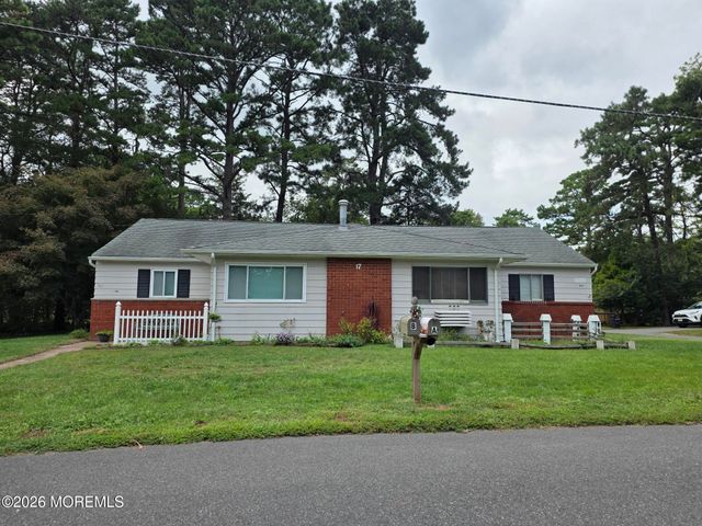 17 S Heron Street B, Manchester, NJ 08759