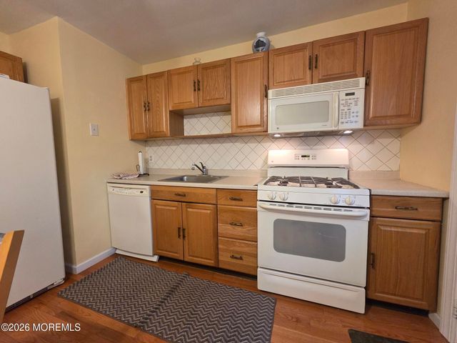 17 S Heron Street B, Manchester, NJ 08759