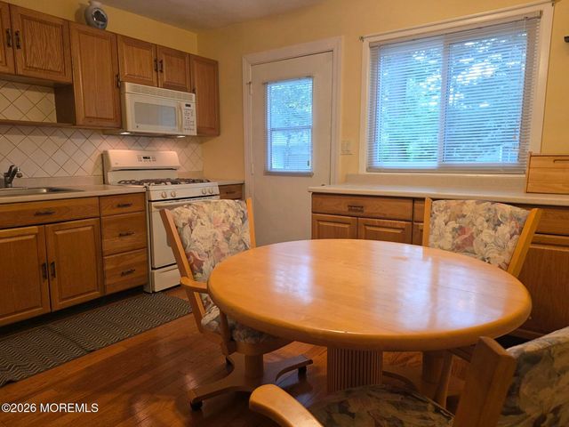 17 S Heron Street B, Manchester, NJ 08759