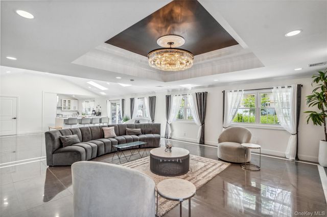 11 Gallatin Drive, Dix Hills, NY 11746