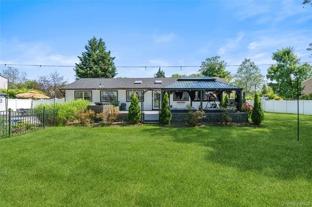 11 Gallatin Drive, Dix Hills, NY 11746