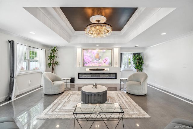 11 Gallatin Drive, Dix Hills, NY 11746