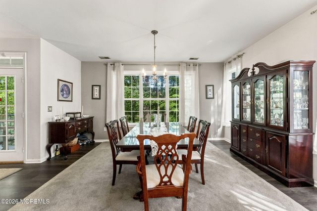 556 Saint Andrews Place, Manalapan, NJ 07726