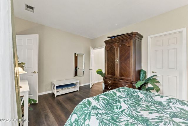 556 Saint Andrews Place, Manalapan, NJ 07726