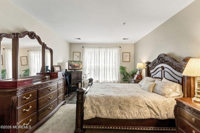 556 Saint Andrews Place, Manalapan, NJ 07726