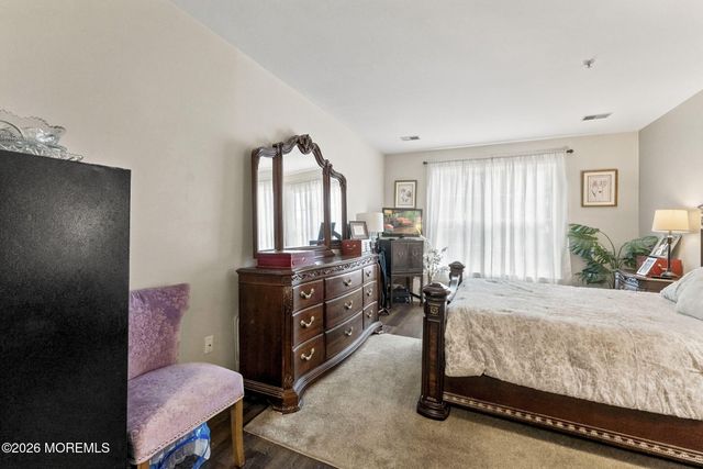 556 Saint Andrews Place, Manalapan, NJ 07726