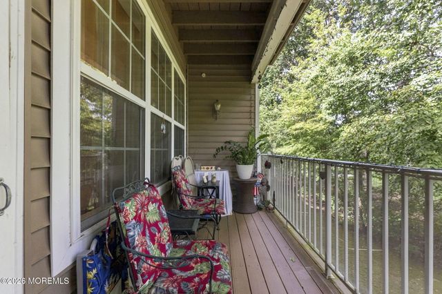 556 Saint Andrews Place, Manalapan, NJ 07726