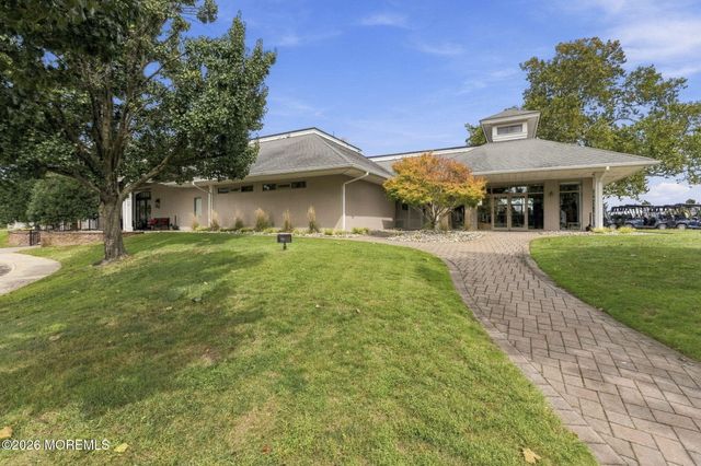 556 Saint Andrews Place, Manalapan, NJ 07726