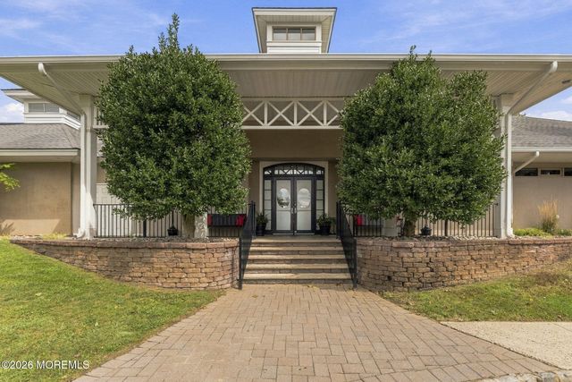 556 Saint Andrews Place, Manalapan, NJ 07726