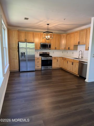 556 Saint Andrews Place, Manalapan, NJ 07726