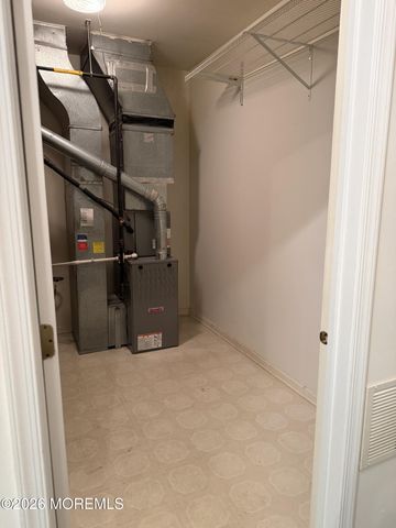 556 Saint Andrews Place, Manalapan, NJ 07726