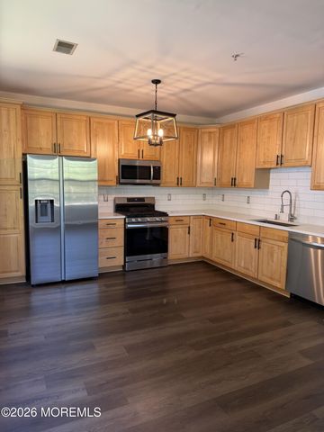 556 Saint Andrews Place, Manalapan, NJ 07726