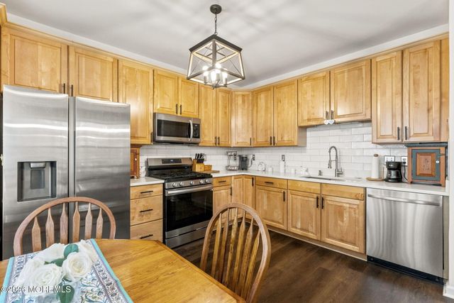 556 Saint Andrews Place, Manalapan, NJ 07726