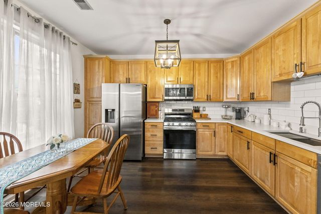 556 Saint Andrews Place, Manalapan, NJ 07726
