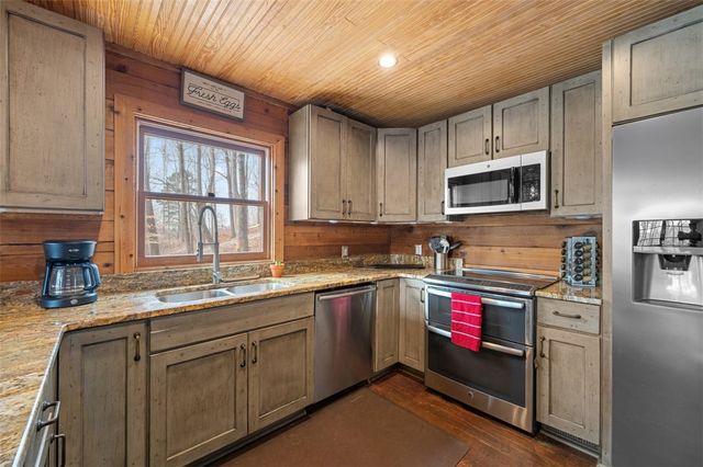 105 N arrowhead Drive, Westminster, SC 29693