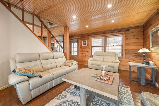 105 N arrowhead Drive, Westminster, SC 29693